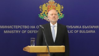БТР ите отпътуваха за Украйна В това увери военният министър Тодор