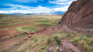 Древна легенда разказва за тайнствена врата край езерото Титикака  врата