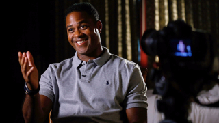 Шейн Клуйверт малкият син на бившата футболна звезда Патрик