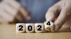 2023 г. - политическа сглобка и обществена разглобка