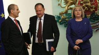 Миков уважи само за час КСНС при Плевнелиев