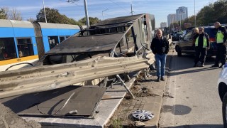 С 200 лева глоба се разминава шофьорът който прелетя над