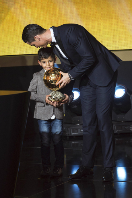 Роналдо - неразказаната история за отговорния баща и живота след футбола 