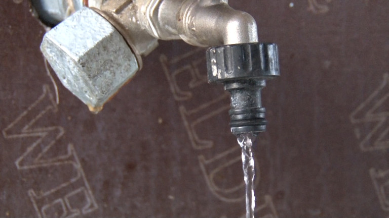 Автомивки в Перник работили с питейна вода при въведен воден режим