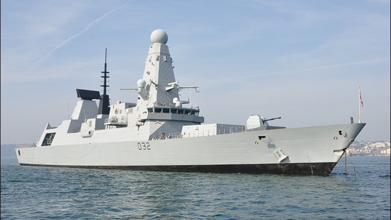 Най-модерните британски военни кораби се повреждат в Персийския залив заради твърде топлата вода