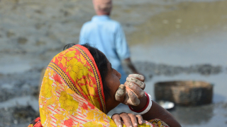 115 милиона души могат да бъдат тласнати в крайна бедност