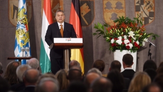 С миграционната си политика Унгария защитава свободата на Европа, обяви Орбан в Бавария