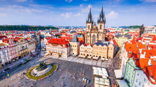 54-ма служители на руското посолство в Прага напуснаха Чехия
