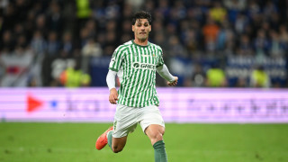 Американският полузащитник на Бетис Джони Кардосо ще продължи кариерата