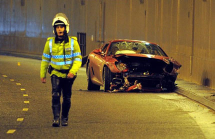 Роналдо оцеля  в свирепа катастрофа с Ferrari