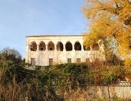 Съдът даде на Софийския университет пет имота в "Двореца" в Балчик