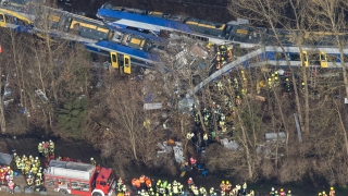 10 загинали и 80 ранени при челен сблъсък на два влака в Германия
