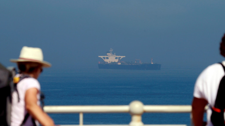 САЩ издаде заповед за задържане на иранския танкер, петрола му и близо $1 млн.