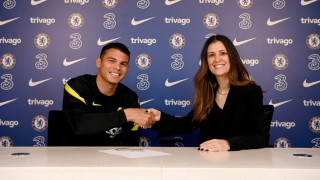 Челси обяви удължаване на договора със защитника Тиаго Силва Новото споразумение