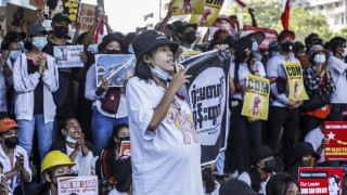 Хиляди искат освобождаването на Аун Сан Су Чжи в Мианмар 