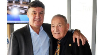 Президентът на Българския футболен съюз Борислав Михайлов поздрави и награди