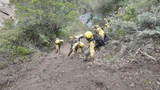 Испанските власти увериха в събота че пожарникари и войници вече