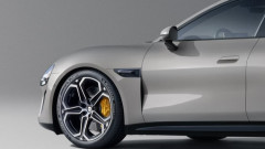 Електрическата кола на Xiaomi се продава като топъл хляб