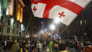 Протестите в Тбилиси продължават за поредна нощ