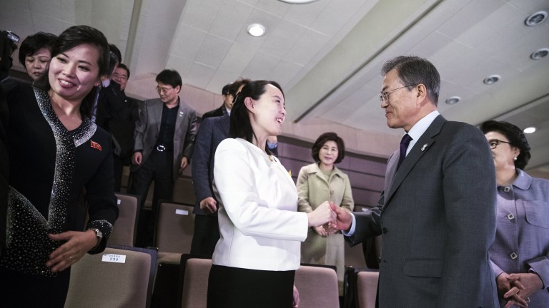 Севернокорейската делегация, оглавявана от сестрата на вожда на КНДР Ким