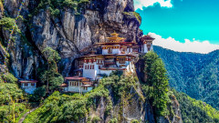 400 км пеша през историята на Бутан