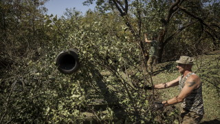 Украинската армия среща сериозни предизвикателства на източния фронт където недостатъчно