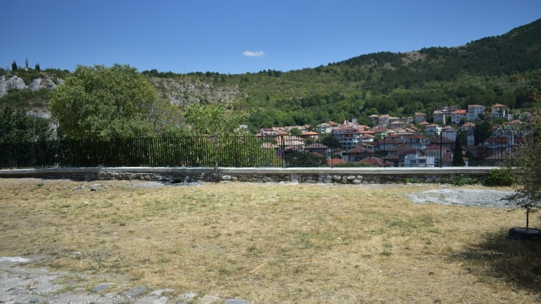 Възстановиха предпазна стена край Асеновград две години след като 13-годишно