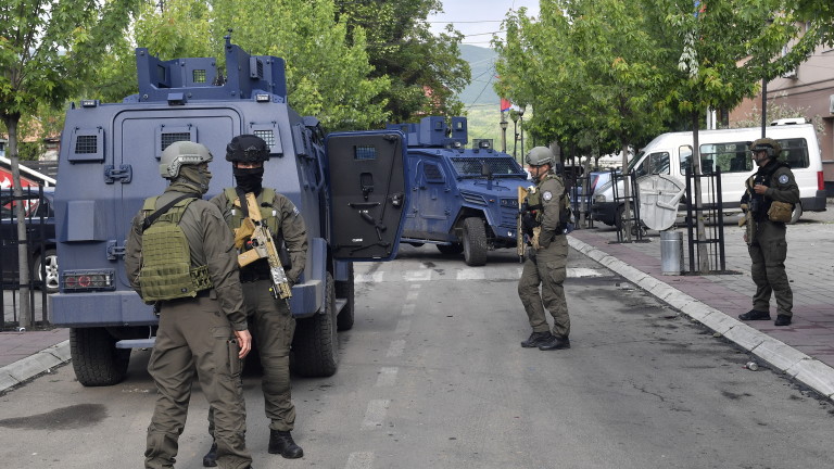 Правителството на Косово заяви във вторник, че ще намали полицейското