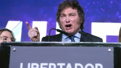 Крайнодесният Хавиер Милей победи изненадващо на първичните избори в Аржентина