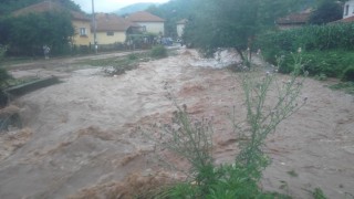 Само 26 от над 130 наводнени в Роман са получили помощ 