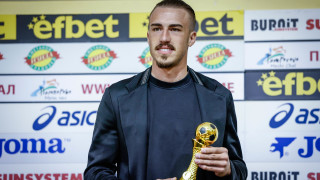 Вратарят на Септември Димитър Шейтанов получи наградата за най добър футболист на