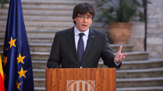 Каталунският лидер Карлес Пучдемон нае адвокат по време на посещението