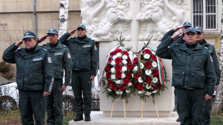 Главният секретар на МВР Младен Маринов и главен комисар Светлан