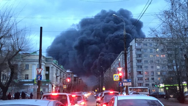 Взривът в руско военно поделение евакуира 100 000 души 