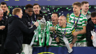 Селтик спечели титлата в Шотландия след като завърши 1 1 при