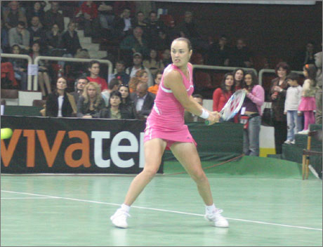 Хингис под въпрос за „Ролан Гарос"