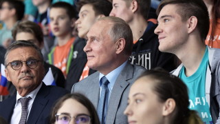 Путин задава тона: Семействата с три деца са нормални и правилни