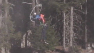 Скиор увисна на лифта Бъндерица в Банско съобщава bTV Това