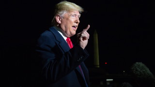 Президентът на САЩ Доналд Тръмп е бил посрещнат с бурни