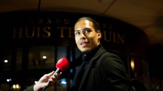 Рекордното попълнение на Ливърпул Върджил ван Дайк използва социалните