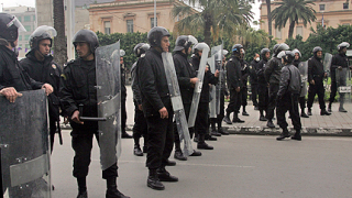 Трима от новия кабинет на Тунис хвърлиха оставки 