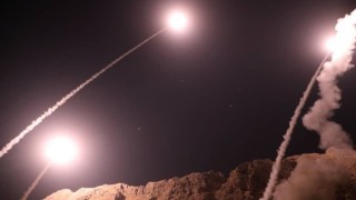 Революционната гвардия на Иран съобщи че е изстреляла ракети по