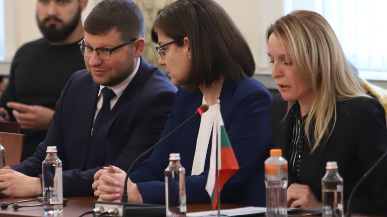 Външната комисия дава мандат на правителството за "техническа помощ за защитни цели" на Украйна"