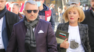 Мая Манолова и Отровното трио подписаха споразумение за общо явяване