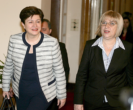 България не инвестира в хората, намекна еврокомисар Георгиева