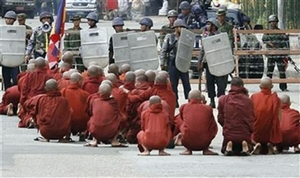 Ден на световни протести срещу хунтата в Мианмар