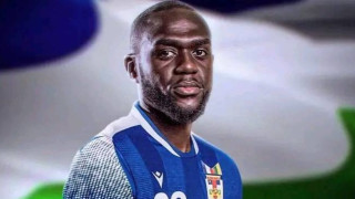 Футболистът на ЦСКА Амос Юга и неговия ЦАР спечелиха и