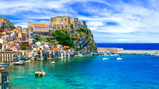 Град в Сицилия който продава празни къщи за 1 евро