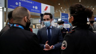 Франция разработва ваксинационни сертификати за отваряне на икономиката