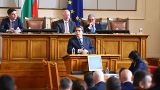 Всички парламентарни групи критикуваха изготвения проектобюджет за 2023 г от